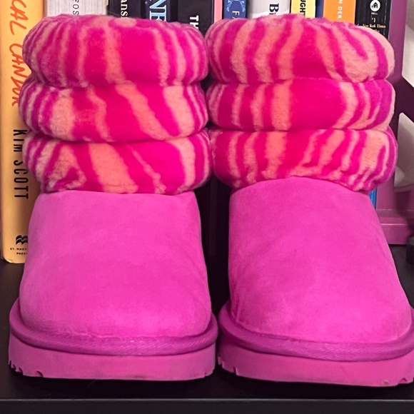 EUC Ugg Fluff Mini Zebra - Picture 3 of 6